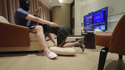 [原创] 没事干秘书，丝袜带字母，够骚