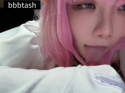 露脸母狗白丝爱莉希雅女仆cos口交