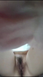 眼镜熟女自慰自拍